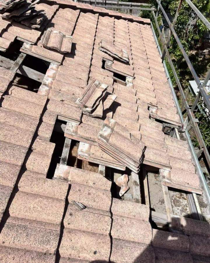 <p>Roof Repairs, Cranbourne</p>